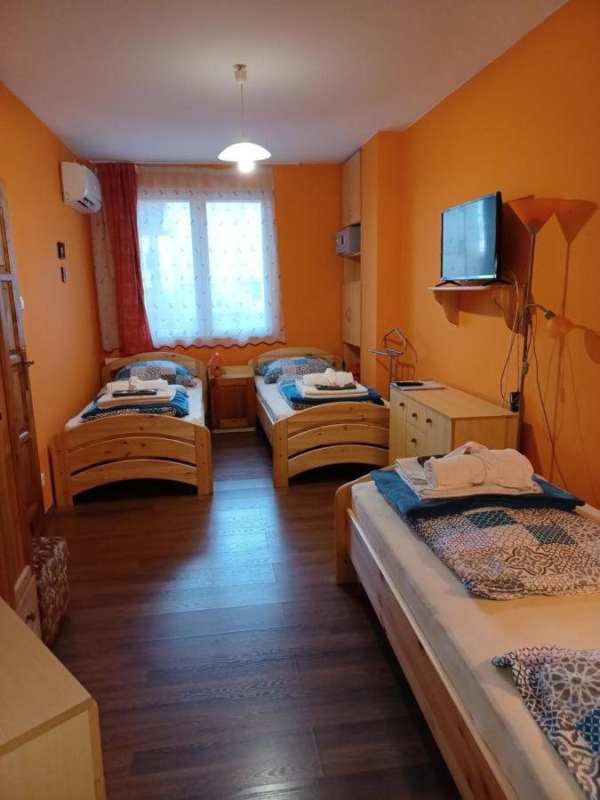 Eva Apartmanhaz *
