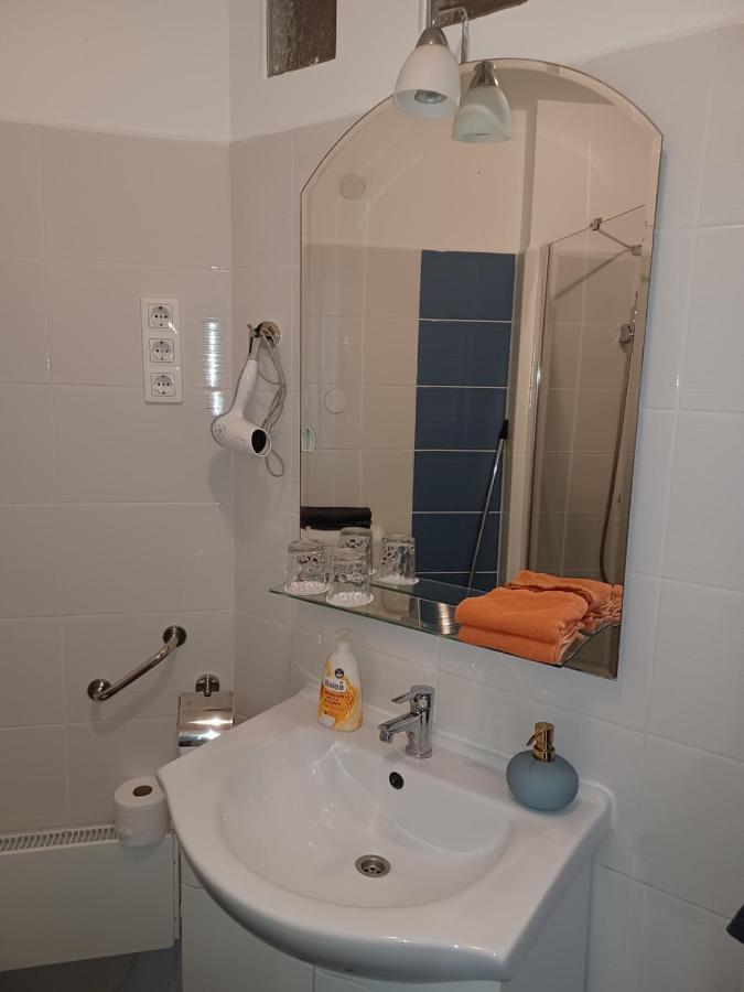 Eva Apartmanhaz Penzión pre hostí